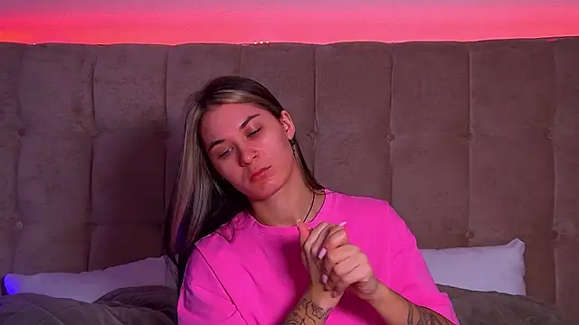 Snapshot of RachelSimpson chatting on February 3, 2025, 6:17 pm RachelSimpson online show from February 3, 2025, 6:17 pm