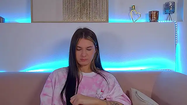 Snapshot of RachelSimpson chatting on March 6, 2025, 12:43 am RachelSimpson online show from March 6, 2025, 12:43 am