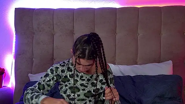 Snapshot of RachelSimpson chatting on October 12, 2025, 6:29 pm RachelSimpson online show from October 12, 2025, 6:29 pm