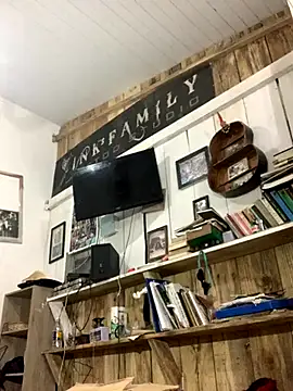 raphadoors19 online show from November 17, 2025, 5:52 pm