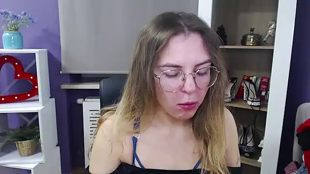 Snapshot of Zoey_Erotic chatting on December 2, 2024, 5:37 am Zoey Erotic online show from December 2, 2024, 5:37 am