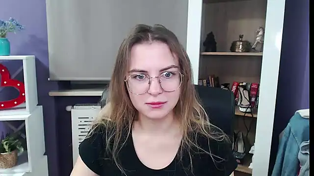 Snapshot of Zoey_Erotic chatting on December 4, 2024, 5:27 am Zoey Erotic online show from December 4, 2024, 5:27 am