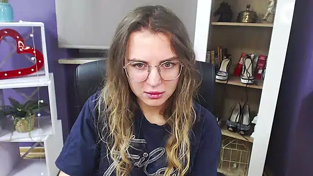 Snapshot of Zoey_Erotic chatting on December 19, 2024, 5:40 am Zoey Erotic online show from December 19, 2024, 5:40 am