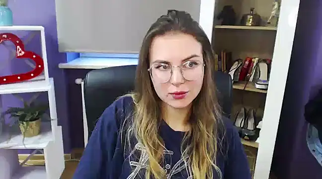 Snapshot of Zoey_Erotic chatting on December 22, 2024, 10:28 am Zoey Erotic online show from December 22, 2024, 10:28 am