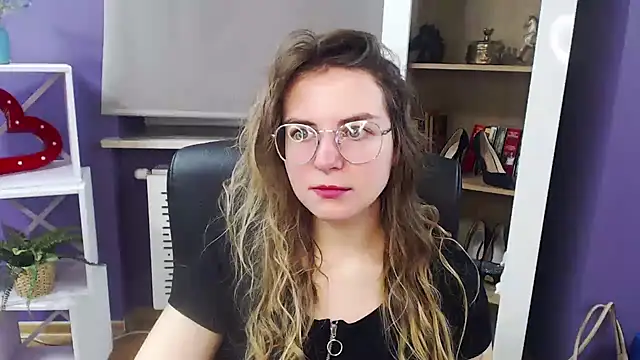 Snapshot of Zoey_Erotic chatting on January 20, 2025, 5:26 am Zoey Erotic online show from January 20, 2025, 5:26 am