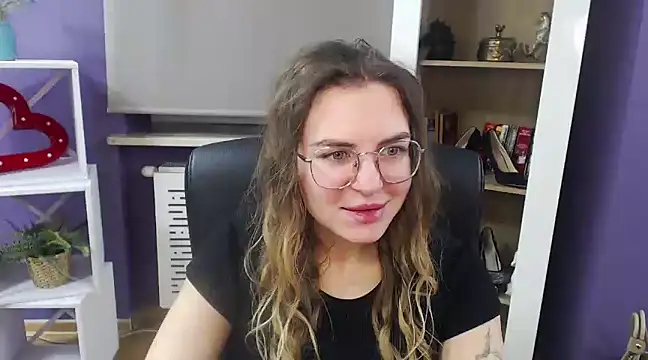 Snapshot of Zoey_Erotic chatting on January 21, 2025, 5:27 am Zoey Erotic online show from January 21, 2025, 5:27 am