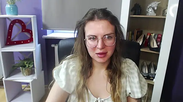 Snapshot of Zoey_Erotic chatting on February 18, 2025, 11:44 am Zoey Erotic online show from February 18, 2025, 11:44 am