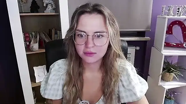 Snapshot of Zoey_Erotic chatting on October 10, 2025, 4:22 am Zoey Erotic online show from October 10, 2025, 4:22 am