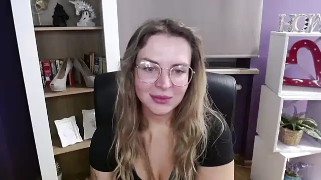 Snapshot of Zoey_Erotic chatting on October 13, 2025, 4:34 am Zoey Erotic online show from October 13, 2025, 4:34 am