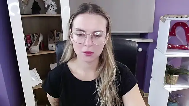 Snapshot of Zoey_Erotic chatting on October 21, 2025, 4:24 am Zoey Erotic online show from October 21, 2025, 4:24 am