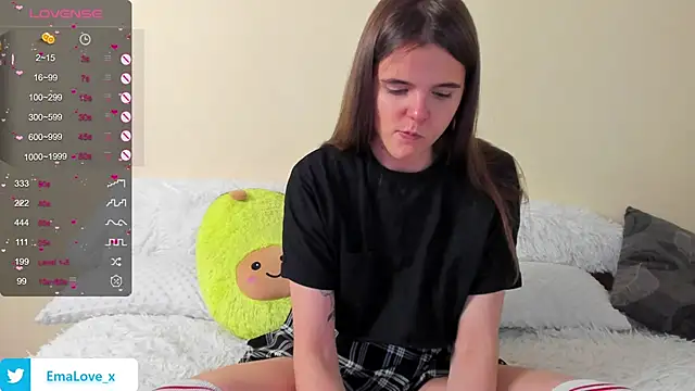 Snapshot of Ema_X_Love chatting on February 13, 2025, 11:37 pm Ema X Love online show from February 13, 2025, 11:37 pm