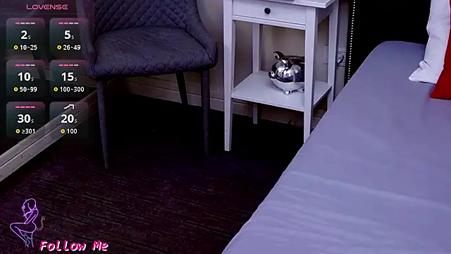 FoxyRamona online show from June 10, 2026, 7:40 am