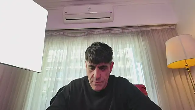Elnonoykeila77 online show from May 18, 2026, 4:35 pm