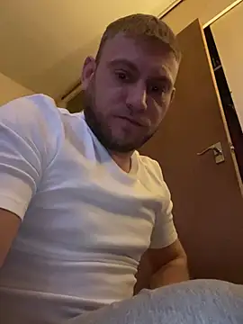 Snapshot of Weestud94 chatting on January 7, 2025, 4:16 pm Weestud94 online show from January 7, 2025, 4:16 pm