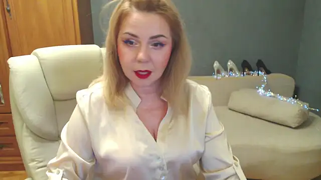 Snapshot of Cute_sun chatting on October 16, 2025, 4:30 pm Cute sun online show from October 16, 2025, 4:30 pm