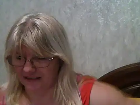 Snapshot of Diana_49 chatting on February 6, 2025, 10:37 am Diana 49 online show from February 6, 2025, 10:37 am