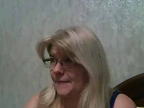 Snapshot of Diana_49 chatting on February 10, 2025, 8:42 am Diana 49 online show from February 10, 2025, 8:42 am