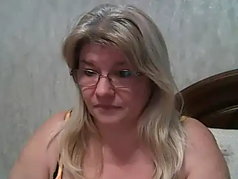 Snapshot of Diana_49 chatting on March 4, 2025, 11:19 am Diana 49 online show from March 4, 2025, 11:19 am