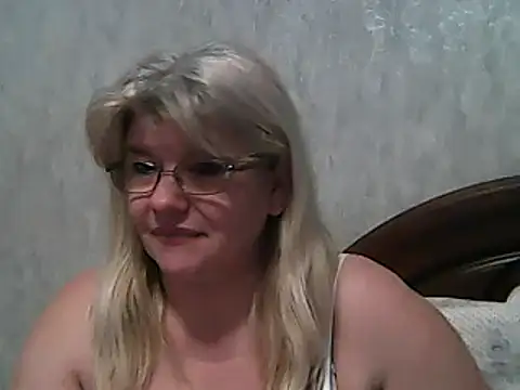 Snapshot of Diana_49 chatting on March 14, 2025, 1:46 pm Diana 49 online show from March 14, 2025, 1:46 pm