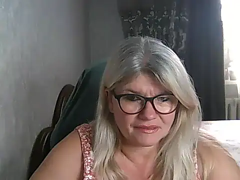 Snapshot of Diana_49 chatting on September 13, 2025, 12:16 pm Diana 49 online show from September 13, 2025, 12:16 pm