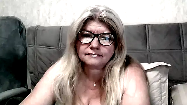 Diana 49 online show from April 25, 2026, 5:10 am