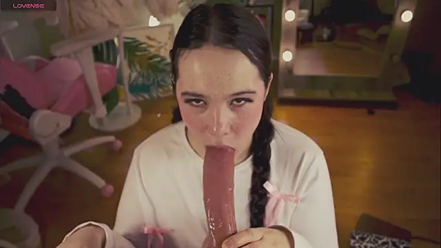 Chery Lady22 online show from February 14, 2025, 5:09 am