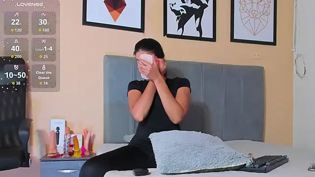 crystall06 online show from September 22, 2025, 1:46 pm