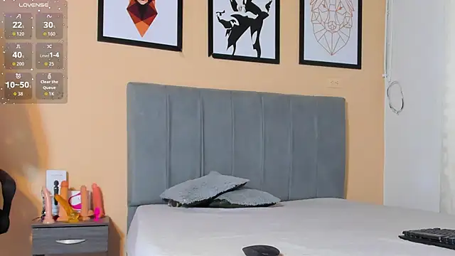 crystall06 online show from October 30, 2025, 1:34 pm