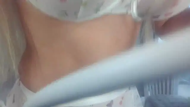 Snapshot of Roshana16 chatting on September 28, 2025, 2:22 pm Roshana16 online show from September 28, 2025, 2:22 pm