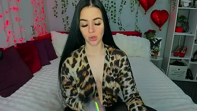 KeiraChoCo online show from April 28, 2026, 8:03 pm