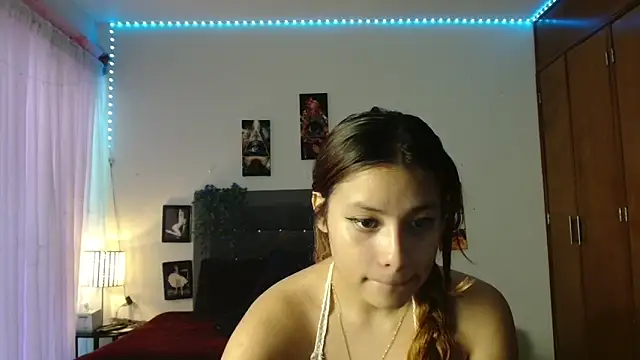 Snapshot of 3littleschoolteens chatting on October 9, 2025, 6:50 pm 3littleschoolteens online show from October 9, 2025, 6:50 pm