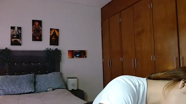 Snapshot of 3littleschoolteens chatting on October 14, 2025, 4:30 pm 3littleschoolteens online show from October 14, 2025, 4:30 pm