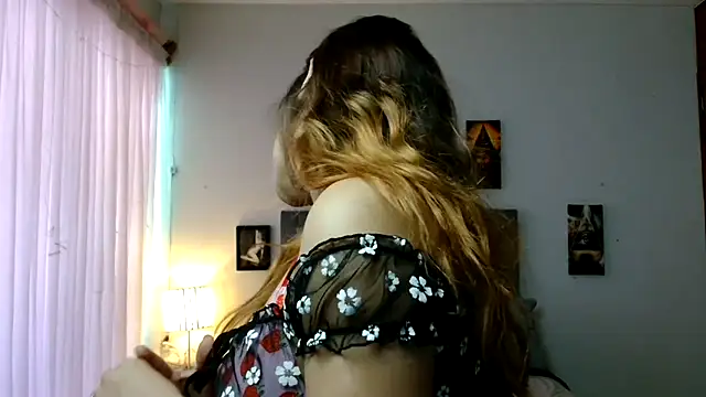 Snapshot of 3littleschoolteens chatting on October 31, 2025, 9:05 pm 3littleschoolteens online show from October 31, 2025, 9:05 pm