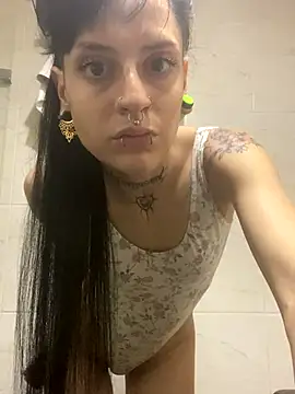 paulina correa  online show from September 19, 2025, 9:15 pm