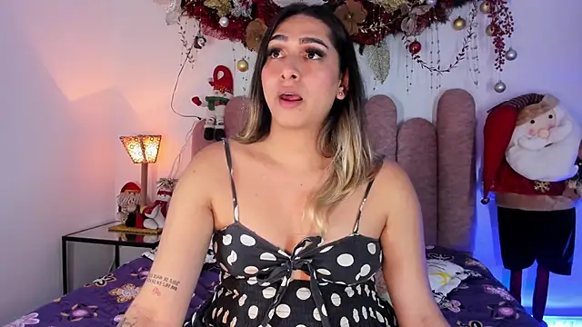 ISABELLASSMITH online show from December 12, 2024, 9:37 pm