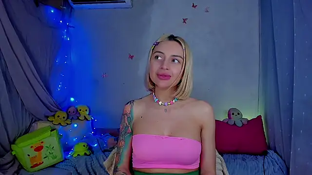 LickLizzy online show from April 28, 2026, 2:27 am