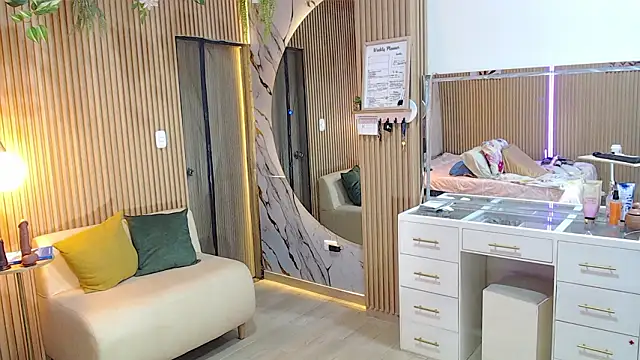 deepieredandwett online show from February 12, 2026, 8:09 am