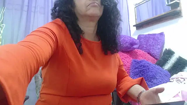 Snapshot of heyline_milf chatting on October 7, 2025, 1:03 am heyline milf online show from October 7, 2025, 1:03 am