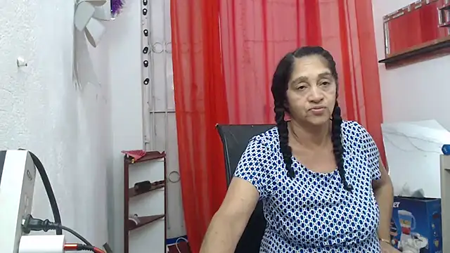 heyline milf online show from May 26, 2026, 6:04 pm