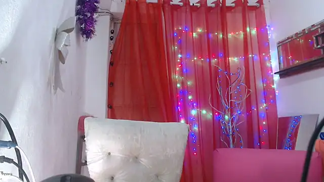 heyline milf online show from June 25, 2026, 5:28 pm