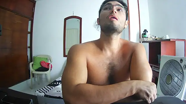 lechero226 online show from January 15, 2026, 2:21 pm