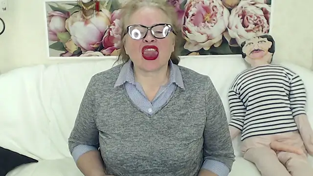 FlaviaSquirts online show from November 4, 2025, 5:06 am