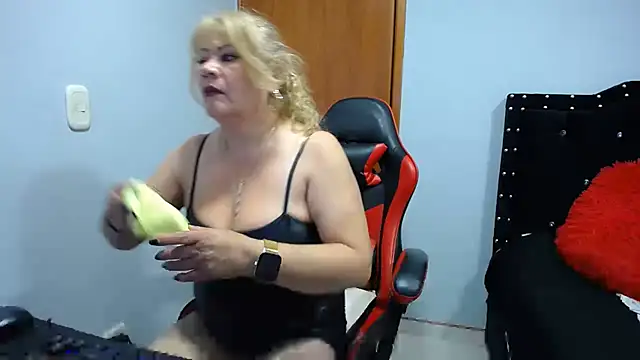 Ursulawhite69 online show from June 21, 2026, 12:57 am