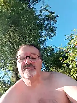 Snapshot of mike9473 chatting on May 24, 2026, 4:34 pm mike9473 online show from May 24, 2026, 4:34 pm