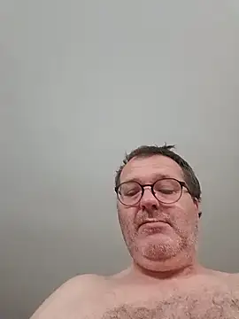 Snapshot of mike9473 chatting on June 19, 2026, 5:12 am mike9473 online show from June 19, 2026, 5:12 am