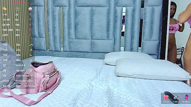 veronicaroose  online show from September 19, 2025, 12:50 pm