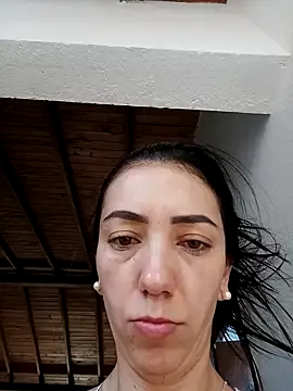 LunaZambrano online show from January 18, 2025, 3:27 pm