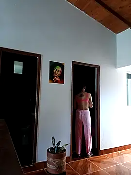 LunaZambrano online show from January 20, 2025, 3:28 pm
