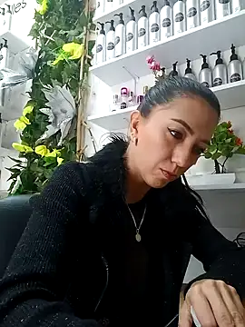 LunaZambrano online show from February 1, 2025, 8:16 pm