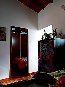 LunaZambrano online show from January 14, 2026, 1:50 pm